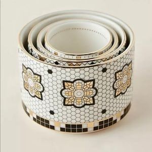✨BRAND NEW✨ ANTHROPOLOGIE BISTRO TILE MEASURING CUPS
TRINKET DISH 4 PCS